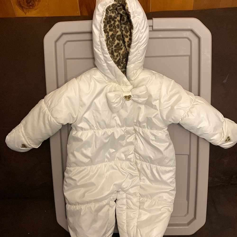Snow suit